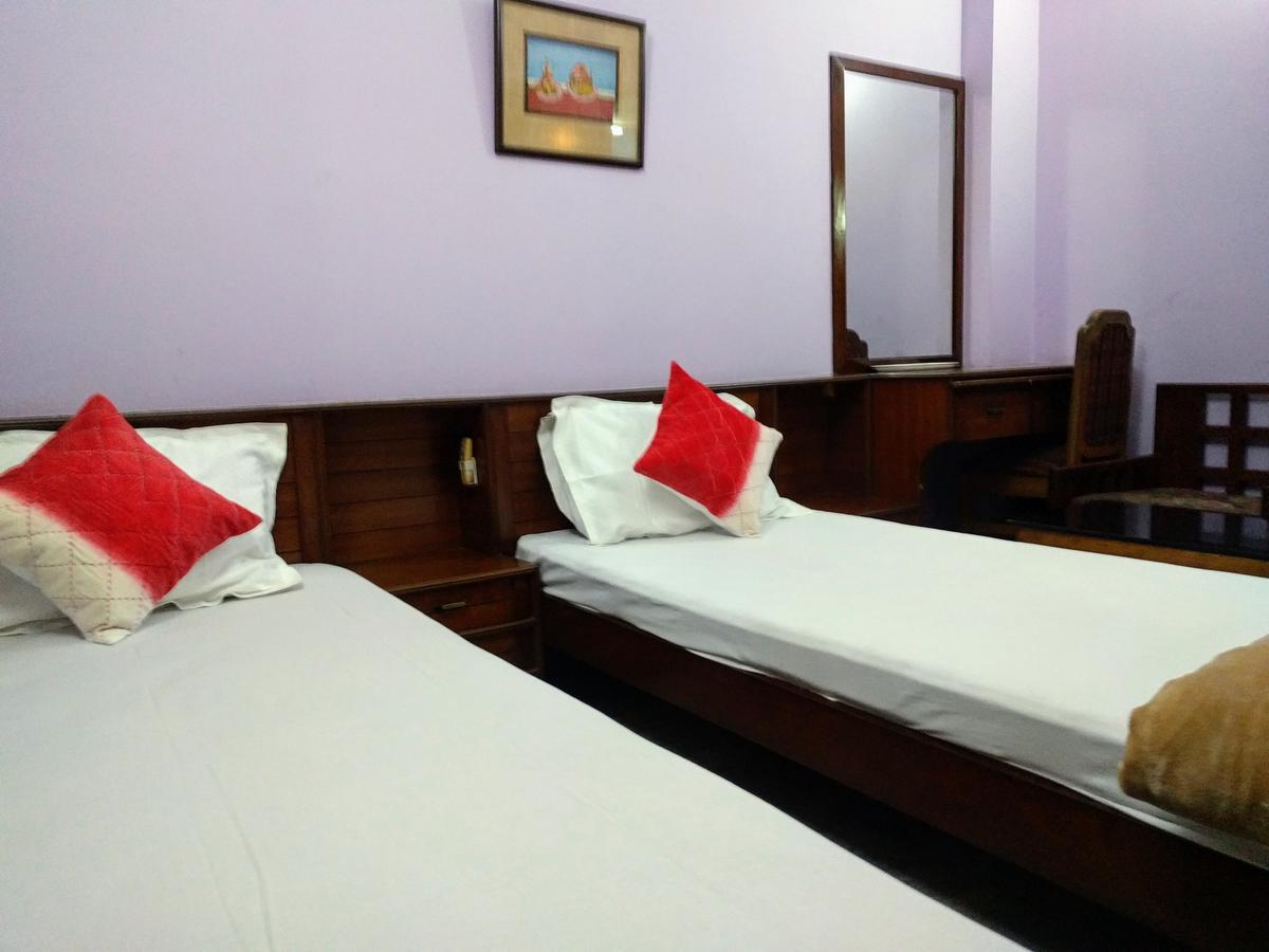 Ashray Guesthouse Calcutta Extérieur photo